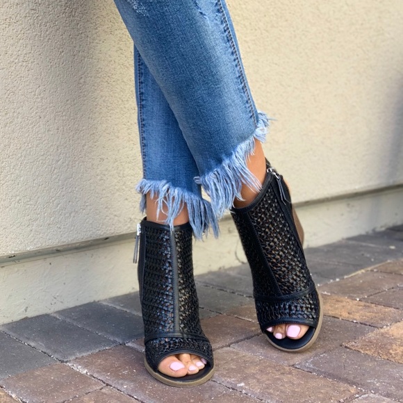 NIB BLACK Woven Peep Toe Block Heel Ankle Bootie - Picture 7 of 8